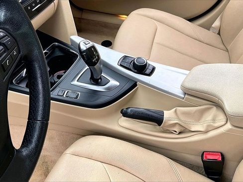 Used 2016 BMW 320i xDrive Sedan image 12