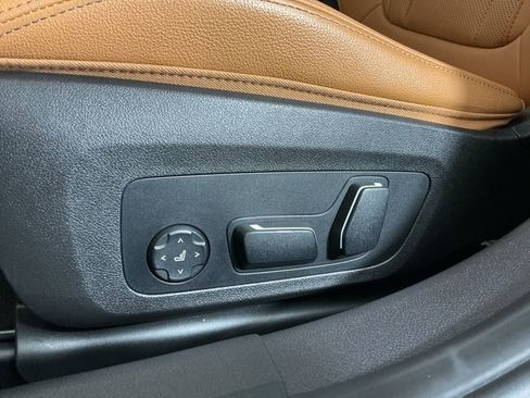 Certified 2025 BMW 330i xDrive Sedan w/ M Sport Package AWD/4WD image 21
