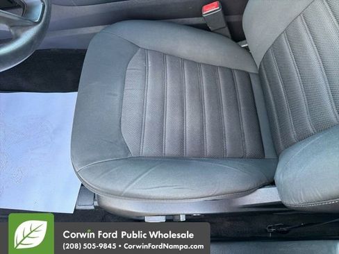 Used 2018 Ford Fusion SE w/ Fusion SE Technology Package FWD image 24