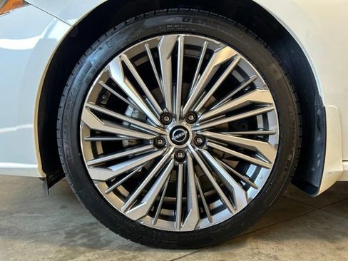 Used 2024 Nissan Altima 2.5 SL FWD image 10