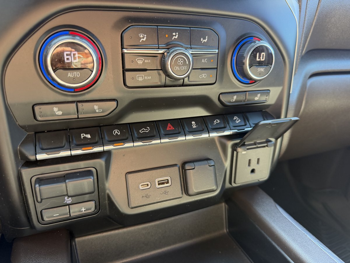 Used 2020 Chevrolet Silverado 1500 RST w/ Texas Edition AWD/4WD image 34
