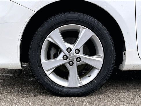 Used 2013 Toyota Corolla LE w/ Premium Pkg image 10