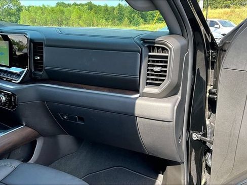 Used 2026 GMC Sierra 1500 SLT w/ SLT Premium Plus Package AWD/4WD image 27
