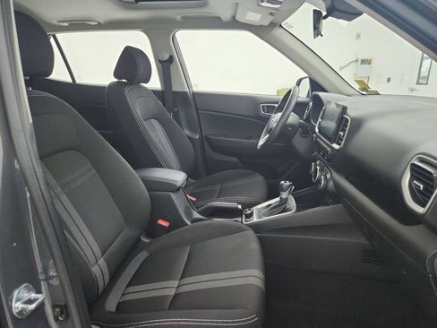 Used 2025 Hyundai Venue SEL FWD image 36