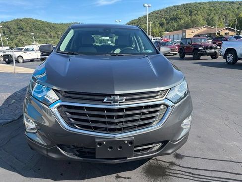 Used 2020 Chevrolet Equinox LS FWD image 2
