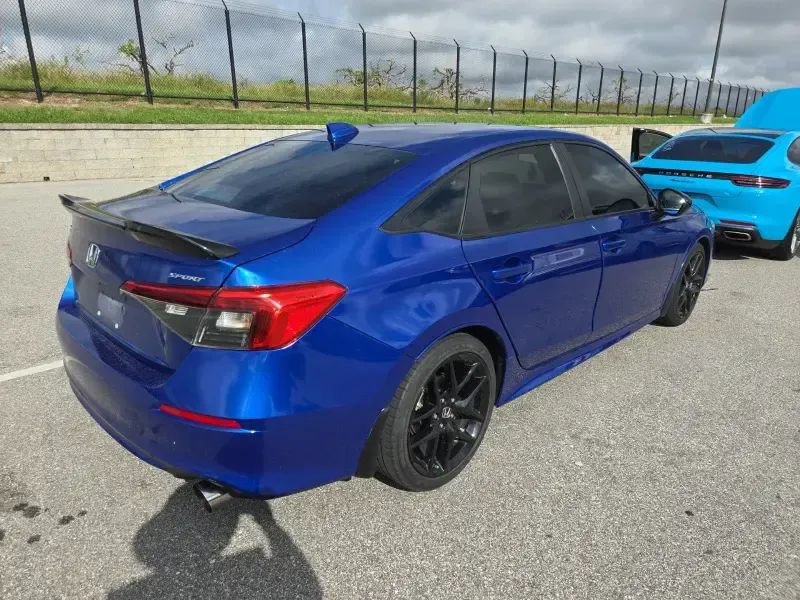 Used 2023 Honda Civic Sport image 4