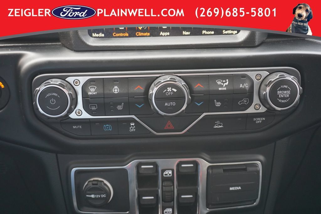 Used 2023 Jeep Wrangler Unlimited Sahara w/ Cold Weather Group AWD/4WD image 21