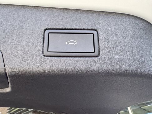 Used 2024 Volkswagen ID.4 S image 39