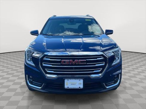 Used 2022 GMC Terrain SLT w/ Tech Package image 2