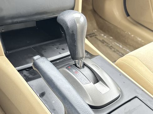 Used 2010 Honda Accord LX-P image 26