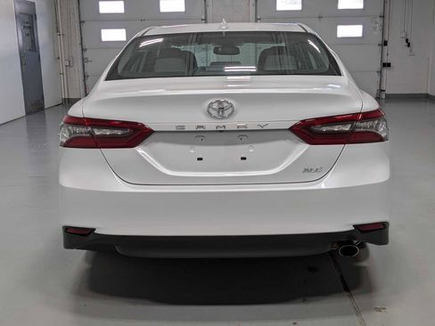 Used 2021 Toyota Camry XLE image 7