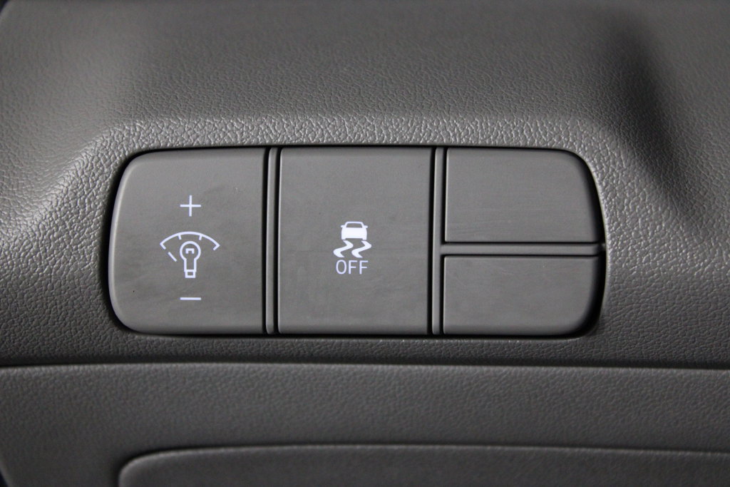 Certified 2026 Hyundai Elantra Sport FWD image 24