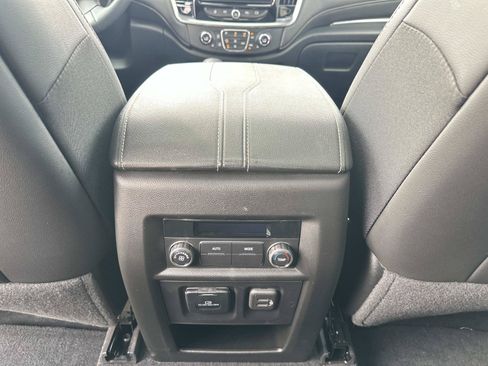 Certified 2023 Chevrolet Traverse LT w/ LT Premium Package AWD/4WD image 15