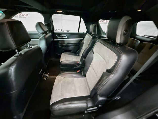 Used 2017 Ford Explorer XLT w/ Equipment Group 202A AWD/4WD image 25