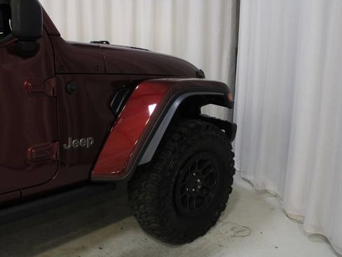 Used 2021 Jeep Wrangler Unlimited Rubicon w/ Xtreme Recon 35" Tire Package AWD/4WD image 28