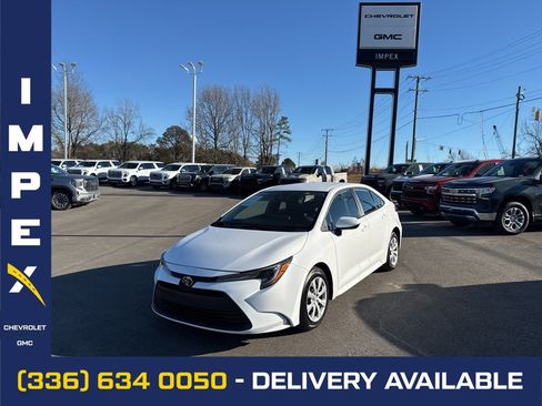 Used 2025 Toyota Corolla LE FWD image 1