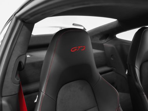 Certified 2018 Porsche 911 GT3 RWD image 33