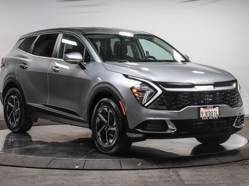 Used 2023 Kia Sportage LX AWD/4WD image 5