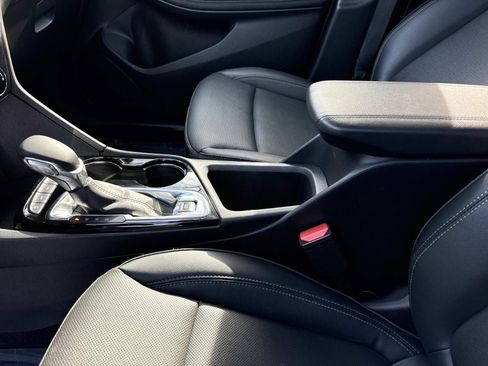 Used 2024 Buick Encore GX Sport Touring image 20