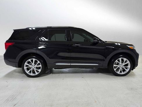 Used 2021 Ford Explorer Platinum w/ Equipment Group 601A image 2