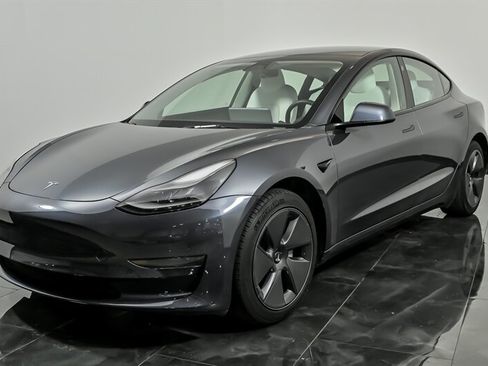 Used 2023 Tesla Model 3 Standard Range RWD image 5