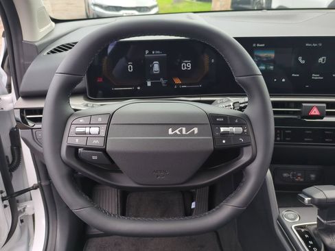New 2026 Kia Sportage LX w/ LX Convenience Package FWD image 11