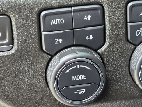 Used 2024 Chevrolet Silverado 3500 High Country image 16