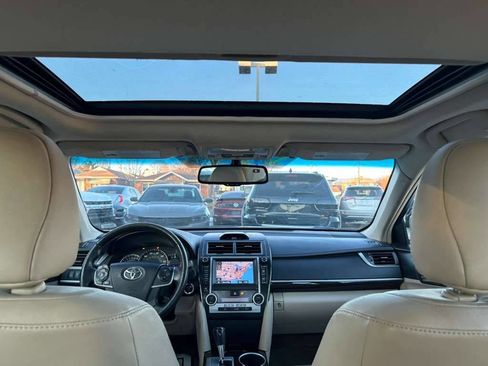 Used 2012 Toyota Camry XLE image 23