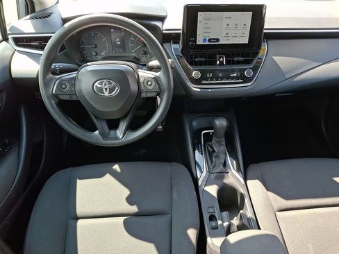 Used 2025 Toyota Corolla LE FWD image 11