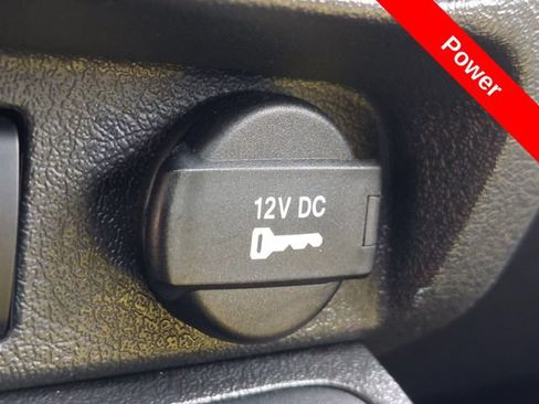 Used 2017 Jeep Patriot High Altitude FWD image 15