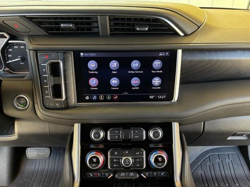 Used 2021 GMC Yukon XL Denali w/ Denali Premium Package image 21