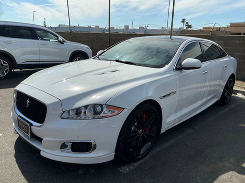 Used 2015 Jaguar XJ R LWB image 3