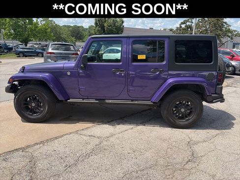 Used 2017 Jeep Wrangler Unlimited Sahara AWD/4WD image 8