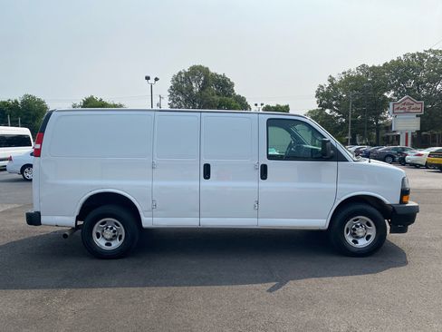 Used 2020 Chevrolet Express 2500 w/ Driver Convenience Package image 6