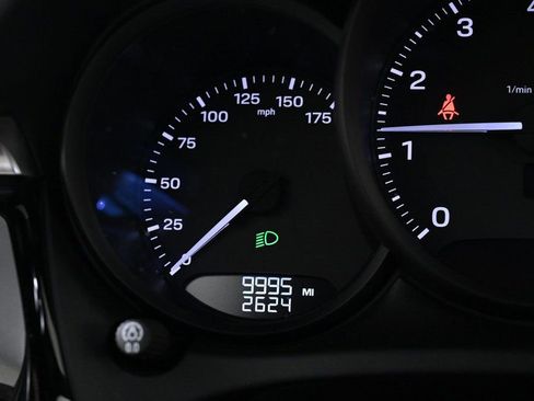 Certified 2024 Porsche Macan image 14