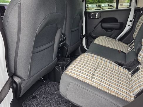 New 2026 Jeep Gladiator Sport AWD/4WD image 6