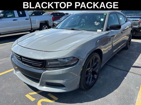 Used 2019 Dodge Charger SXT w/ Plus Group RWD image 2