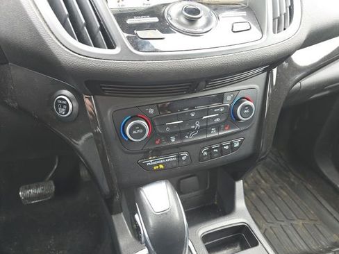 Used 2019 Ford Escape Titanium w/ U9j03 - Titanium Tow Package image 20