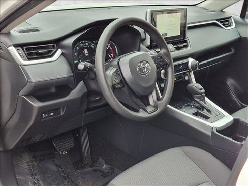 Used 2025 Toyota RAV4 XLE FWD image 10