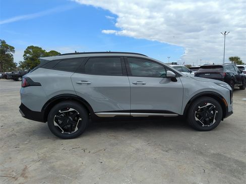 New 2026 Kia Sportage SX image 9