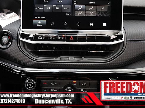 New 2026 Jeep Compass Latitude image 21