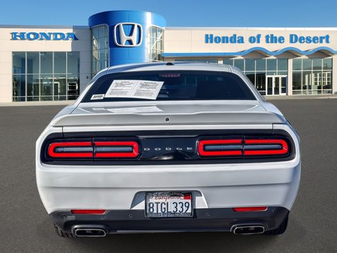 Used 2020 Dodge Challenger SXT w/ Driver Convenience Group RWD image 6