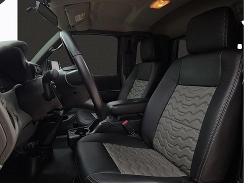 Used 2011 Ford Ranger Sport w/ Bright Trim Group AWD/4WD image 12