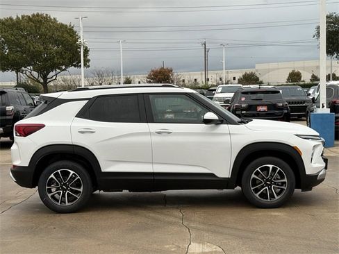 New 2026 Chevrolet TrailBlazer LT w/ Convenience Package image 3