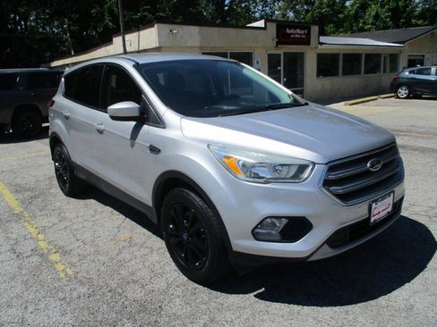 Used 2017 Ford Escape SE AWD/4WD image 4