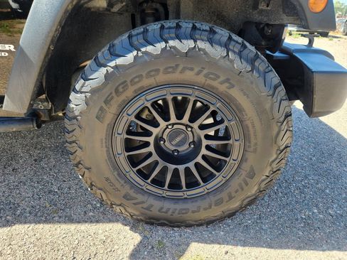 Used 2015 Jeep Wrangler Unlimited Sport w/ Quick Order Package 24S AWD/4WD image 20