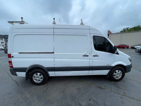Used 2016 Mercedes-Benz Sprinter 2500 w/ Front Bench Seat Package image 5