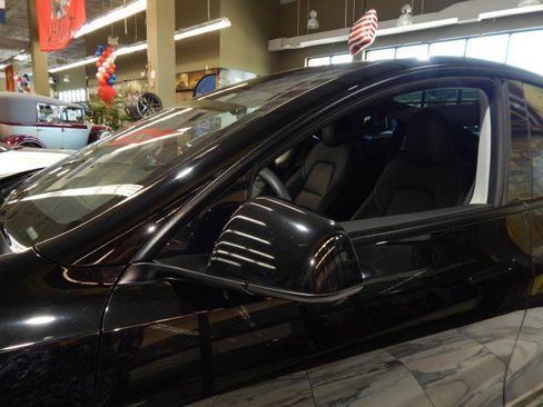 Used 2023 Tesla Model Y AWD image 12