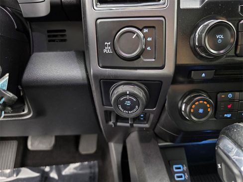 Used 2017 Ford F150 XLT w/ Equipment Group 302A Luxury image 27