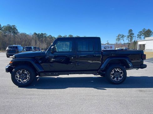 New 2026 Jeep Gladiator Sport AWD/4WD image 4